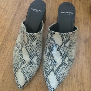 Vagabond Crocodile Mules Women’s size 38